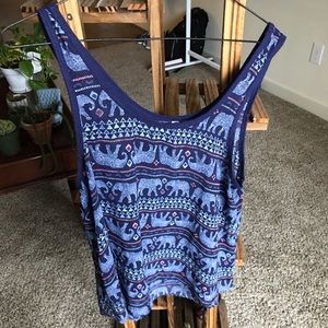 Cute elephant tank top! Perfect with jeans!